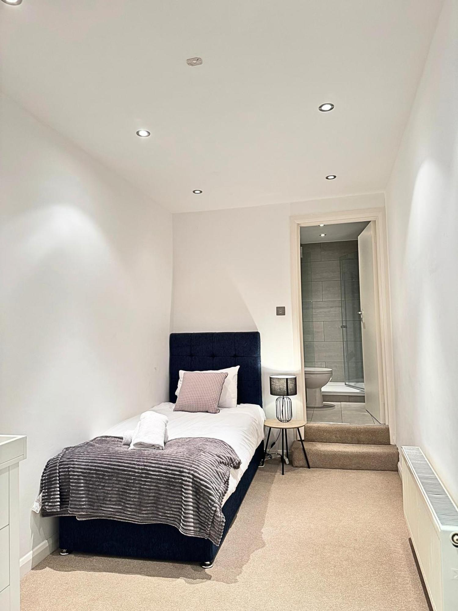 Kensington Mews Retreat: Hyde Park Hideaway Villa London Exterior photo